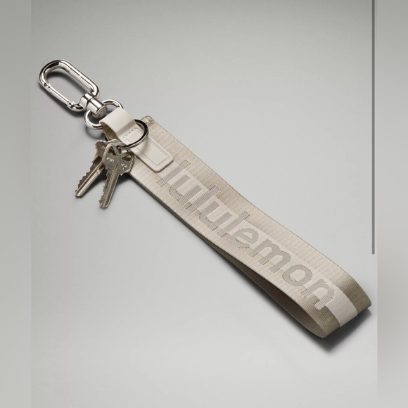 NWT Lululemon Never Lost Keychain • Worldmark • - Picture 4 of 4